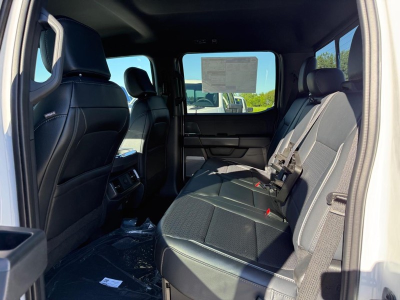 Ford F-150 Vehicle Full-screen Gallery Image 5