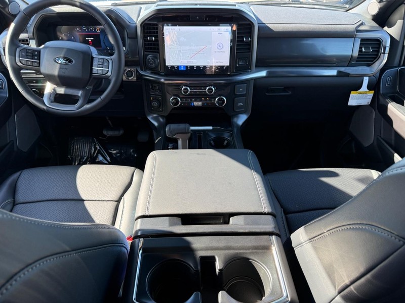 Ford F-150 Vehicle Full-screen Gallery Image 6