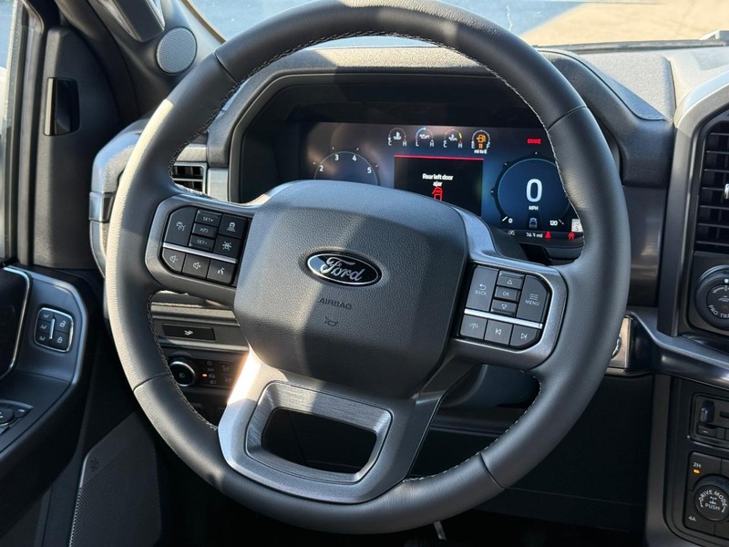 Ford F-150 Vehicle Full-screen Gallery Image 7