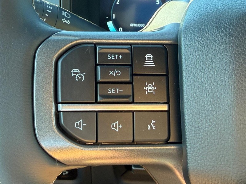 Ford F-150 Vehicle Full-screen Gallery Image 8