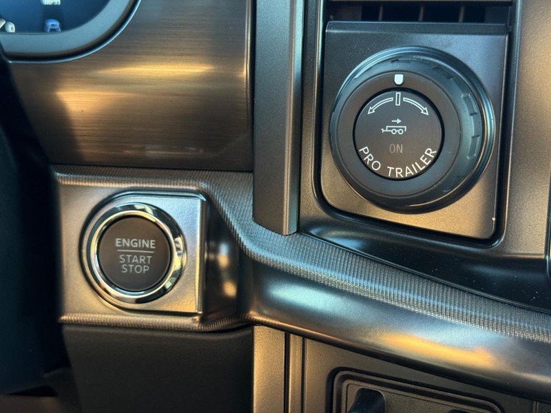 Ford F-150 Vehicle Full-screen Gallery Image 10