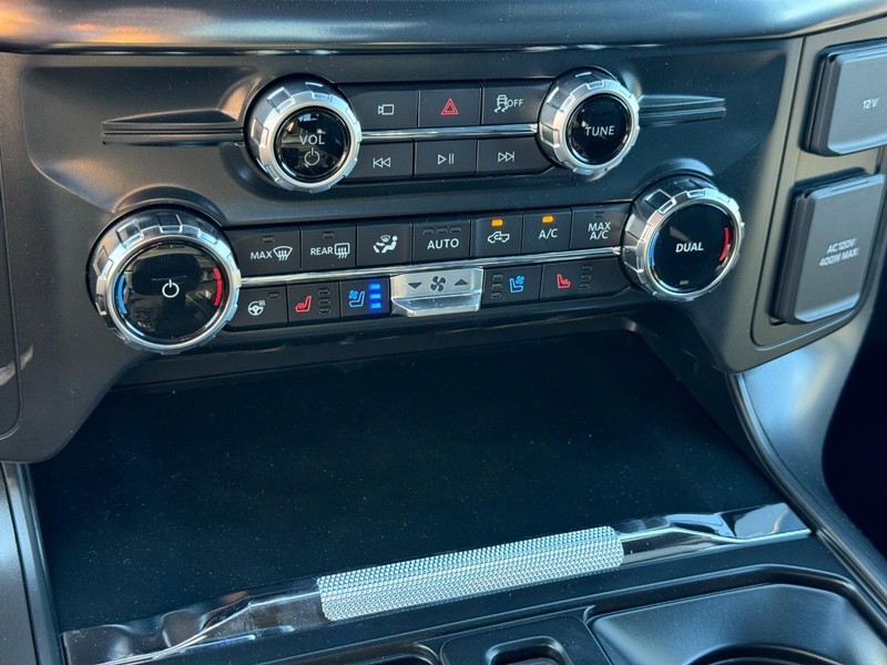 Ford F-150 Vehicle Full-screen Gallery Image 14