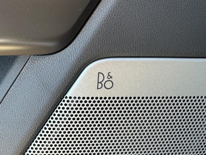 Ford F-150 Vehicle Full-screen Gallery Image 19