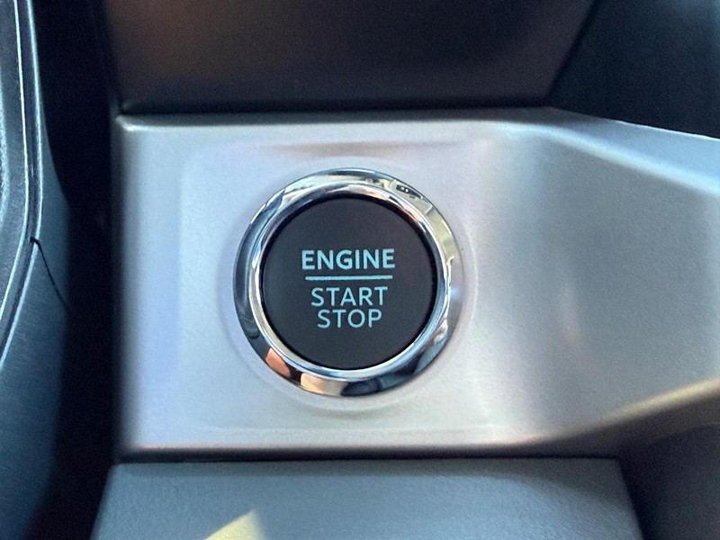 Ford Super Duty F-350 SRW Vehicle Full-screen Gallery Image 10