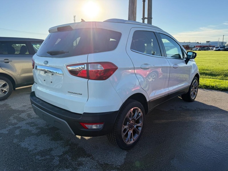 Ford EcoSport Vehicle Full-screen Gallery Image 4