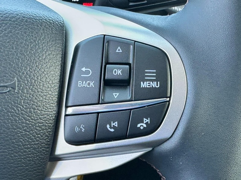 Ford Explorer Vehicle Full-screen Gallery Image 12