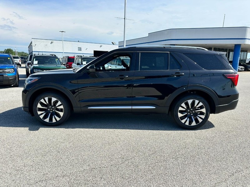Ford Explorer Vehicle Full-screen Gallery Image 2