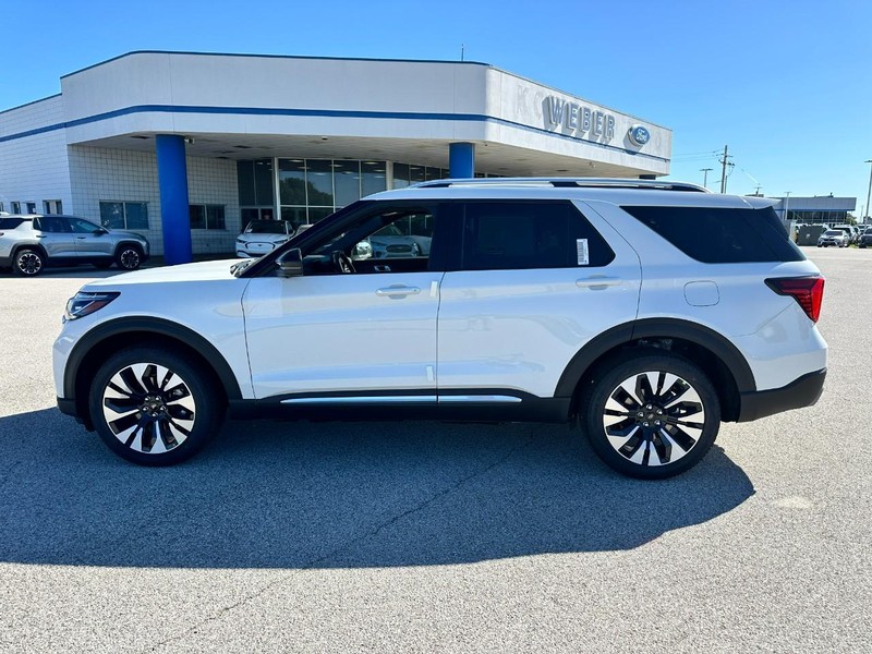Ford Explorer Vehicle Full-screen Gallery Image 2