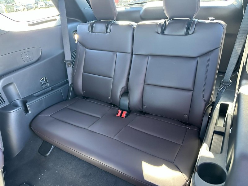 Ford Explorer Vehicle Full-screen Gallery Image 5