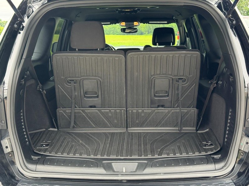 Dodge Durango Vehicle Full-screen Gallery Image 06