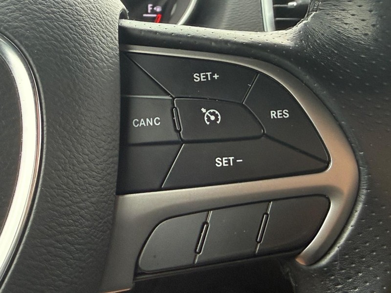 Dodge Durango Vehicle Full-screen Gallery Image 15