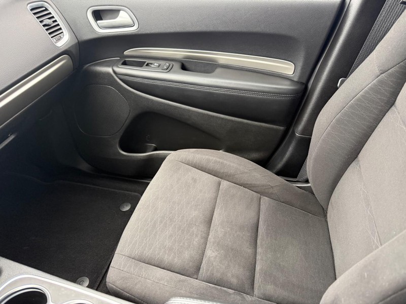 Dodge Durango Vehicle Full-screen Gallery Image 21