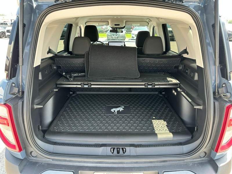 Ford Bronco Sport Vehicle Full-screen Gallery Image 05