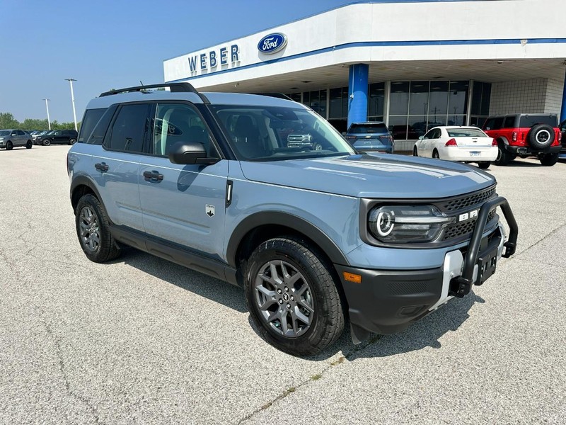 Ford Bronco Sport Vehicle Full-screen Gallery Image 08