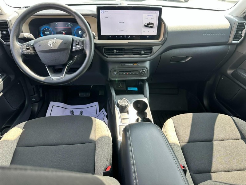 Ford Bronco Sport Vehicle Full-screen Gallery Image 11