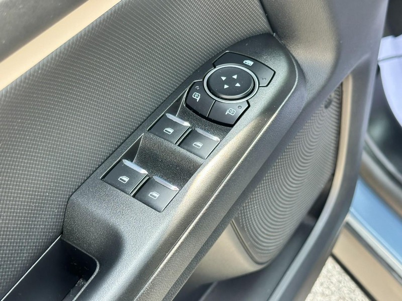 Ford Bronco Sport Vehicle Full-screen Gallery Image 16