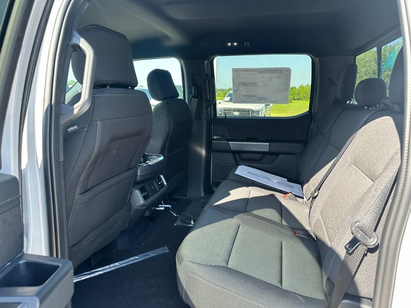 Ford F-150 Vehicle Full-screen Gallery Image 4
