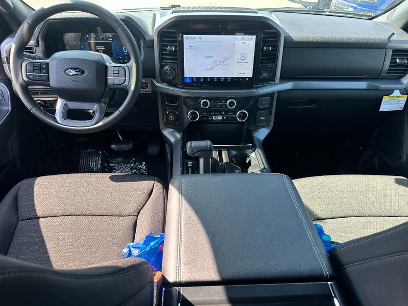 Ford F-150 Vehicle Full-screen Gallery Image 5