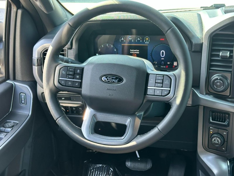 Ford F-150 Vehicle Full-screen Gallery Image 6