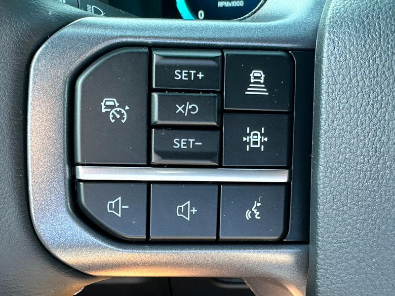 Ford F-150 Vehicle Full-screen Gallery Image 11