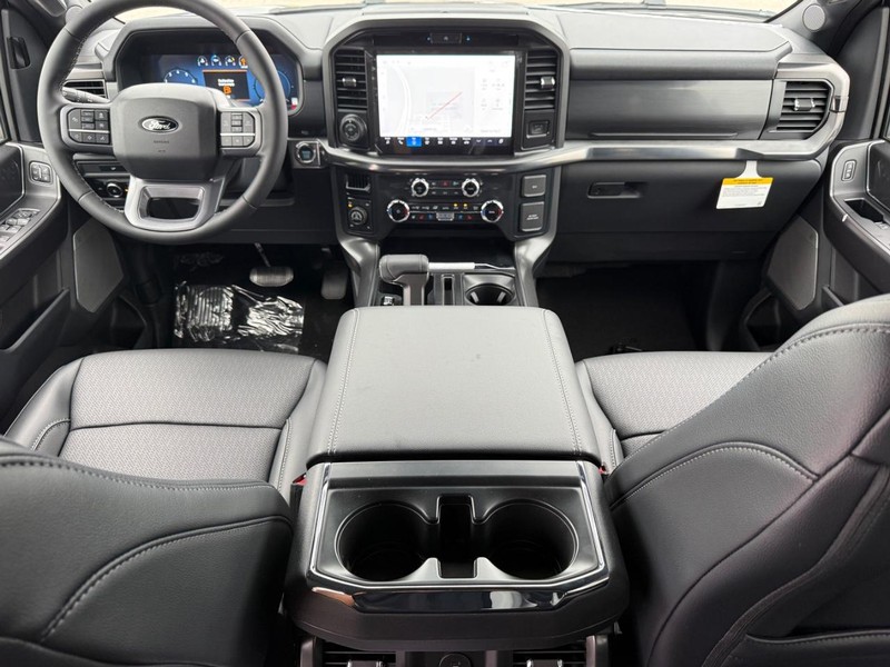 Ford F-150 Vehicle Full-screen Gallery Image 6