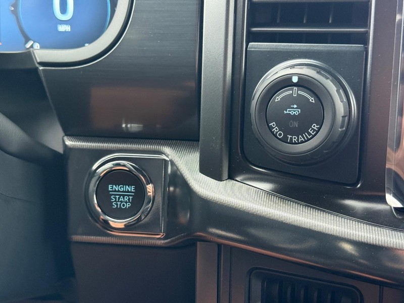 Ford F-150 Vehicle Full-screen Gallery Image 10