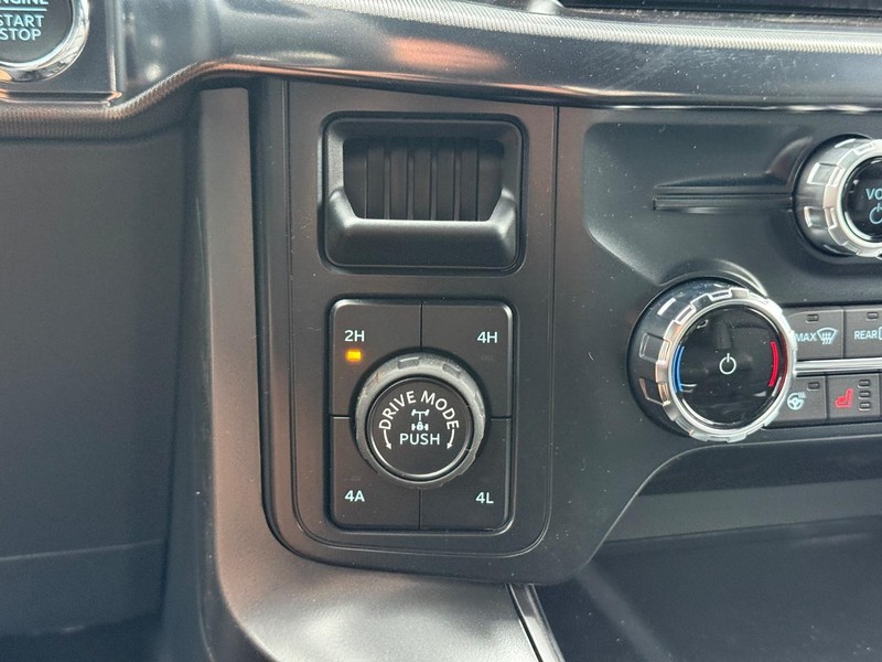 Ford F-150 Vehicle Full-screen Gallery Image 13