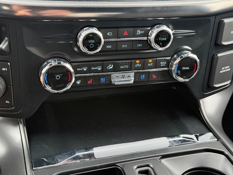 Ford F-150 Vehicle Full-screen Gallery Image 14