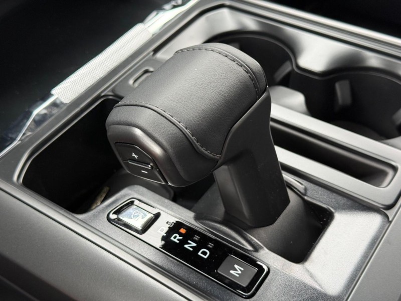 Ford F-150 Vehicle Full-screen Gallery Image 16