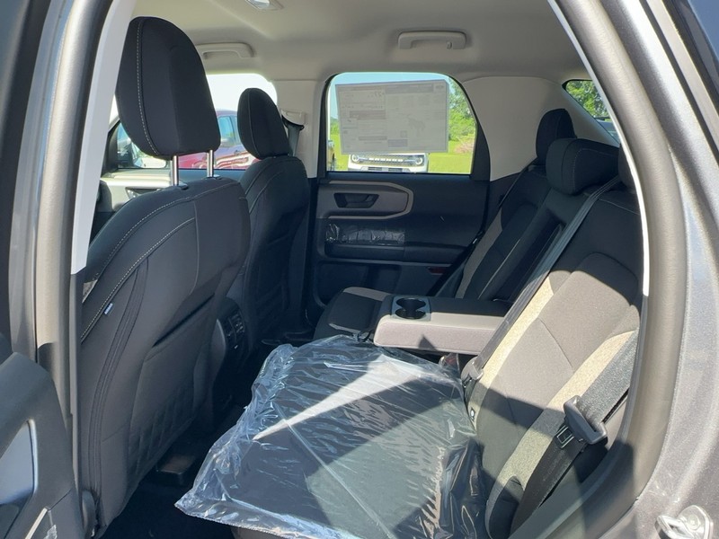 Ford Bronco Sport Vehicle Full-screen Gallery Image 4