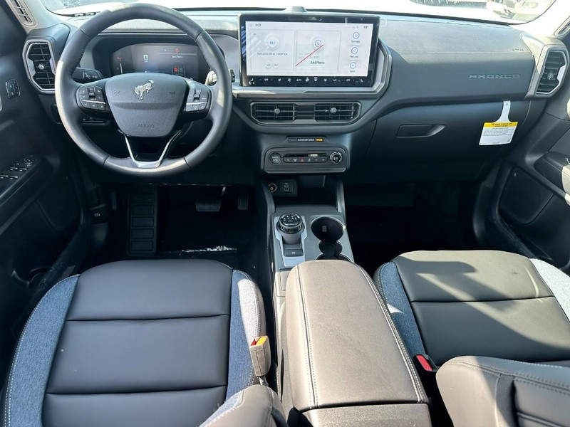 Ford Bronco Sport Vehicle Full-screen Gallery Image 5