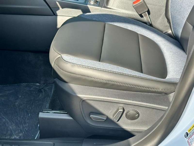 Ford Bronco Sport Vehicle Full-screen Gallery Image 11