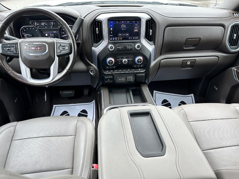GMC Sierra 1500 Vehicle Full-screen Gallery Image 11