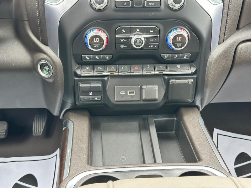 GMC Sierra 1500 Vehicle Full-screen Gallery Image 14