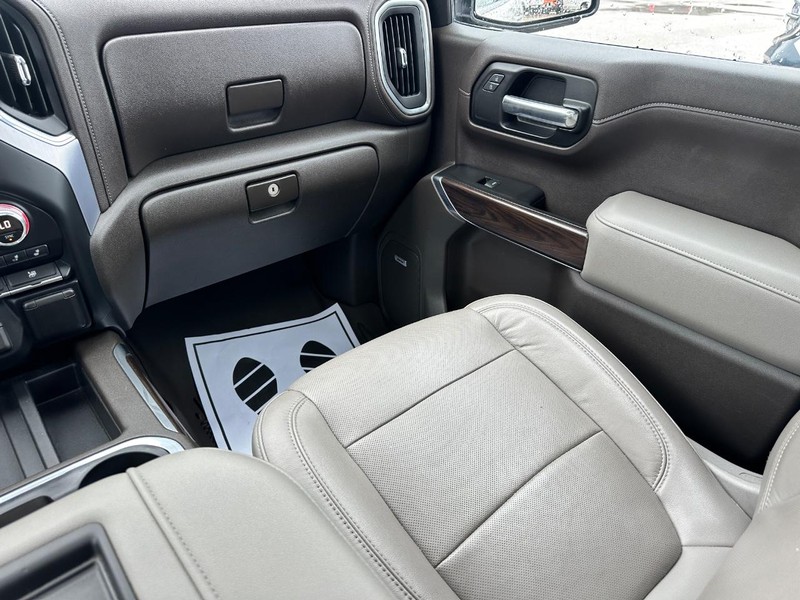 GMC Sierra 1500 Vehicle Full-screen Gallery Image 15