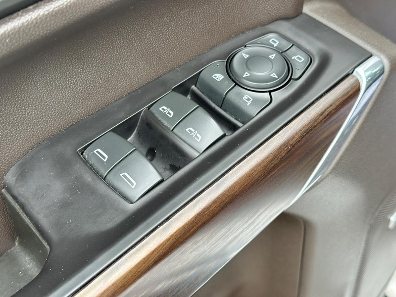 GMC Sierra 1500 Vehicle Full-screen Gallery Image 16