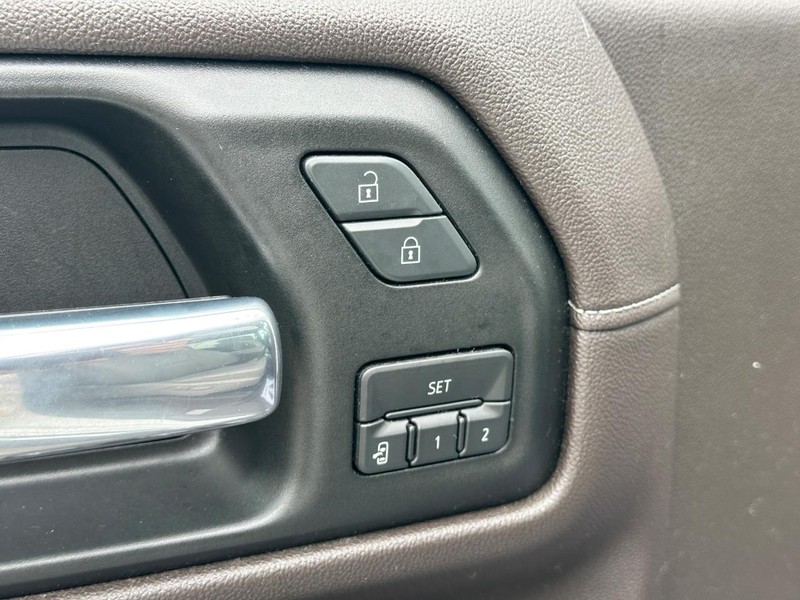 GMC Sierra 1500 Vehicle Full-screen Gallery Image 17