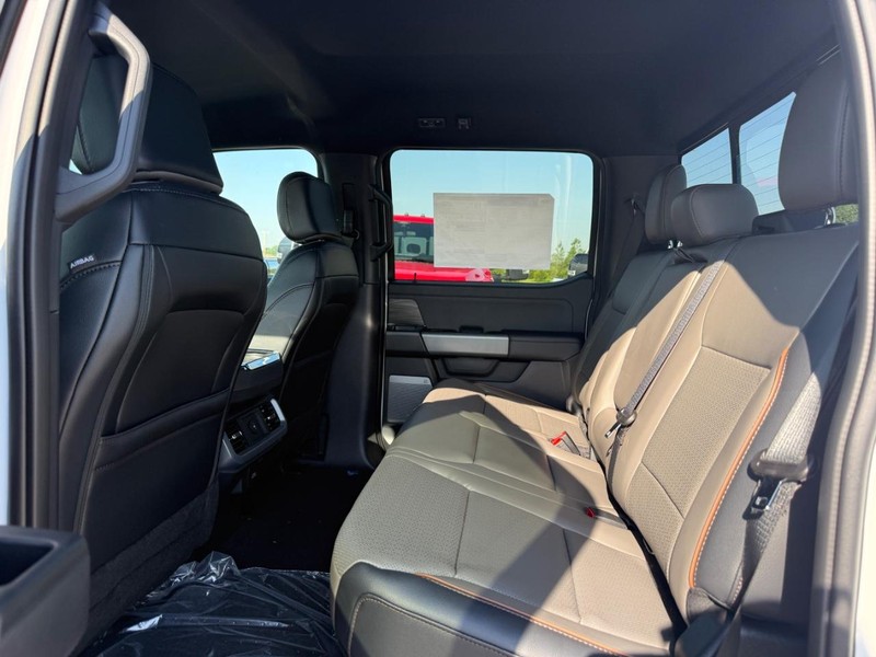 Ford F-150 Vehicle Full-screen Gallery Image 5