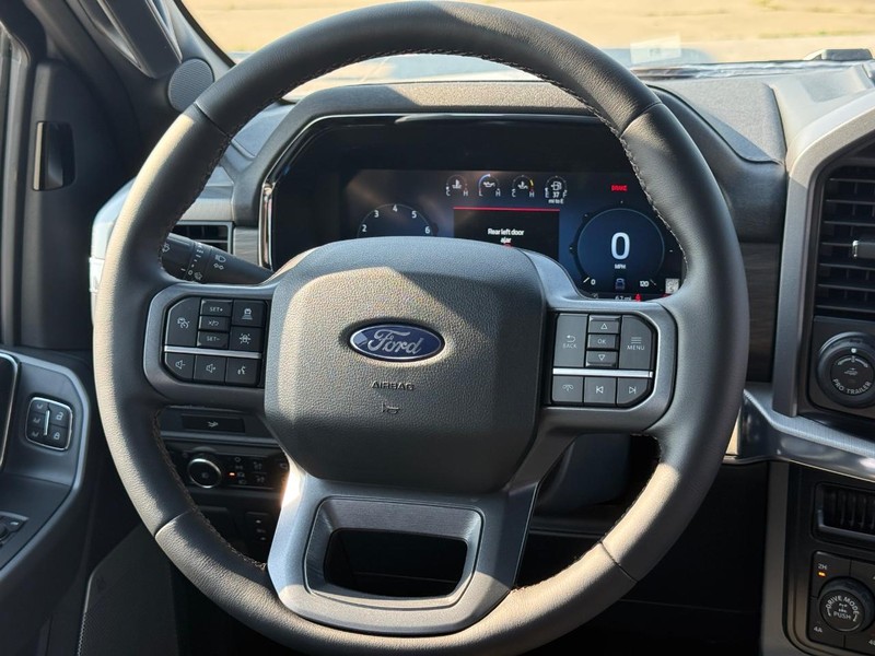 Ford F-150 Vehicle Full-screen Gallery Image 7
