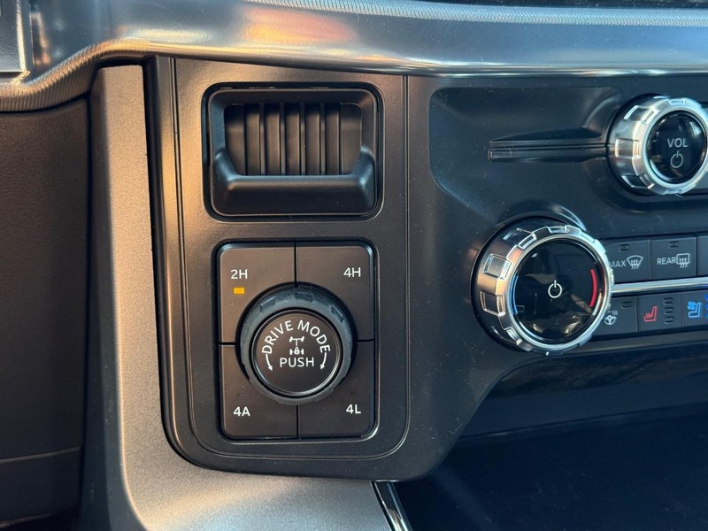 Ford F-150 Vehicle Full-screen Gallery Image 13
