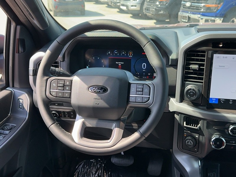 Ford F-150 Vehicle Full-screen Gallery Image 6