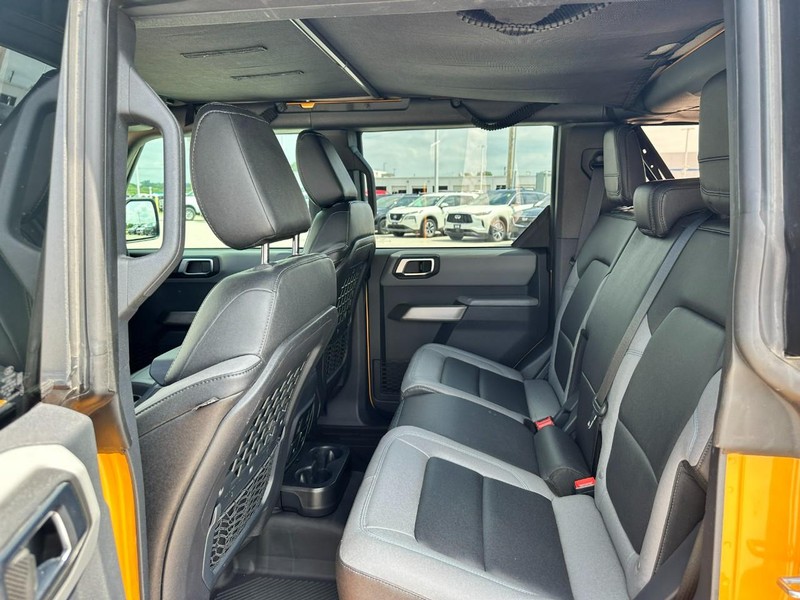 Ford Bronco Vehicle Full-screen Gallery Image 10