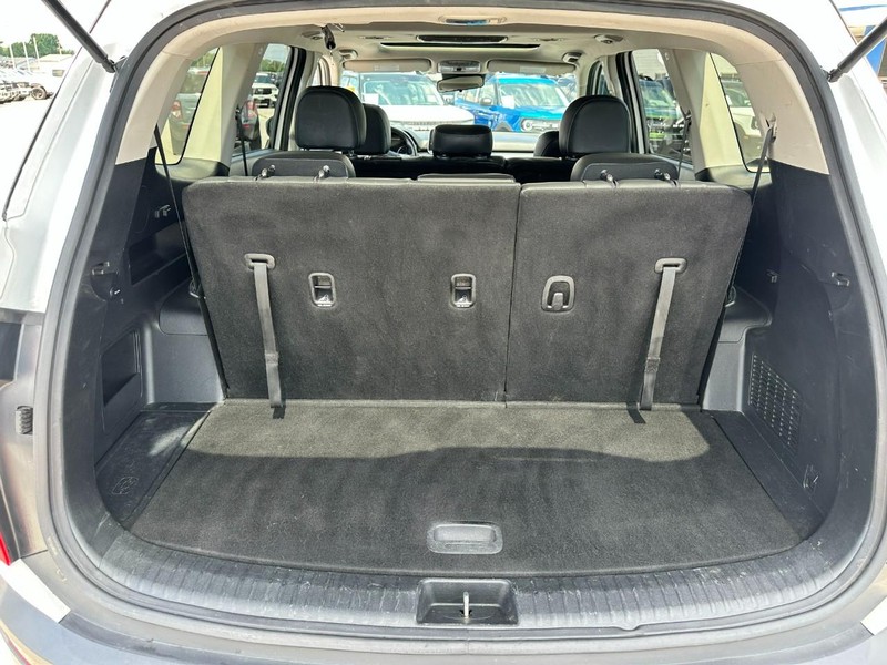 Kia Telluride Vehicle Full-screen Gallery Image 5