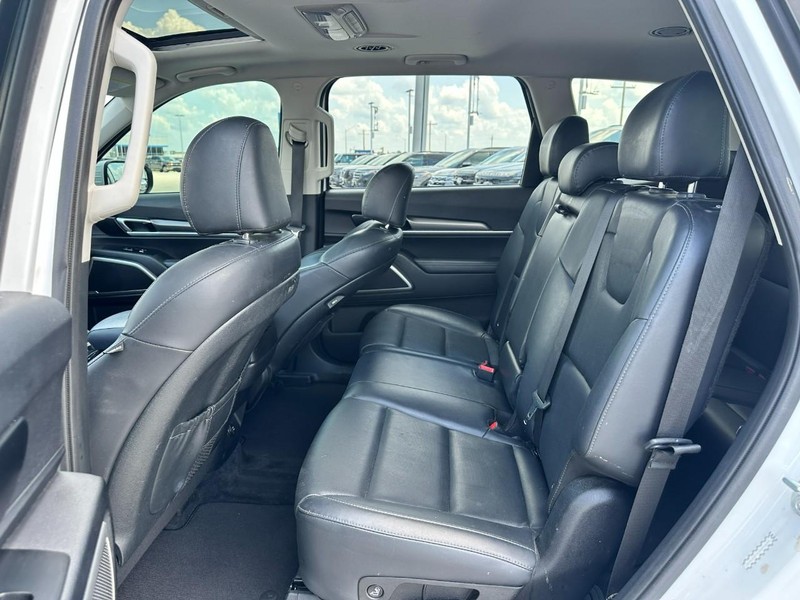 Kia Telluride Vehicle Full-screen Gallery Image 10