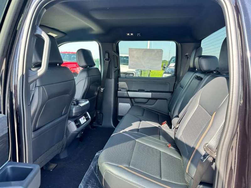 Ford F-150 Vehicle Full-screen Gallery Image 4