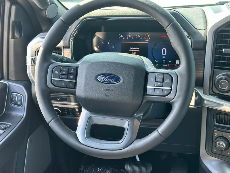 Ford F-150 Vehicle Full-screen Gallery Image 6