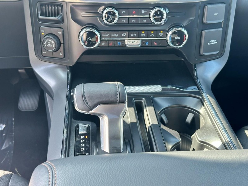Ford F-150 Vehicle Full-screen Gallery Image 8