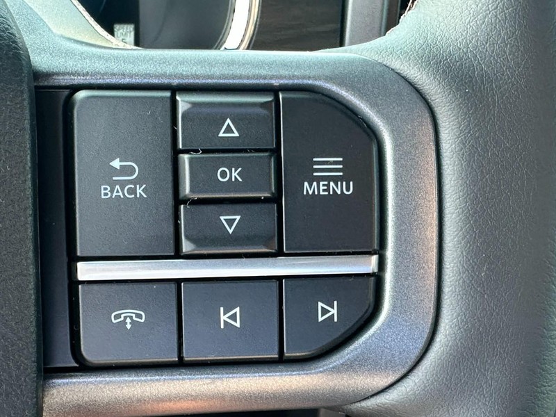 Ford F-150 Vehicle Full-screen Gallery Image 12