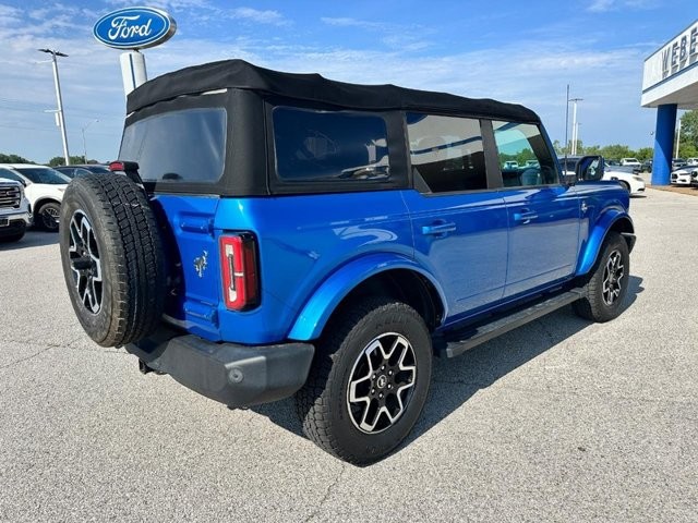Ford Bronco Vehicle Full-screen Gallery Image 6