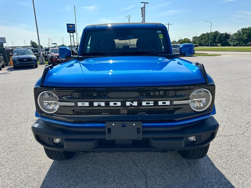 Ford Bronco Vehicle Full-screen Gallery Image 9